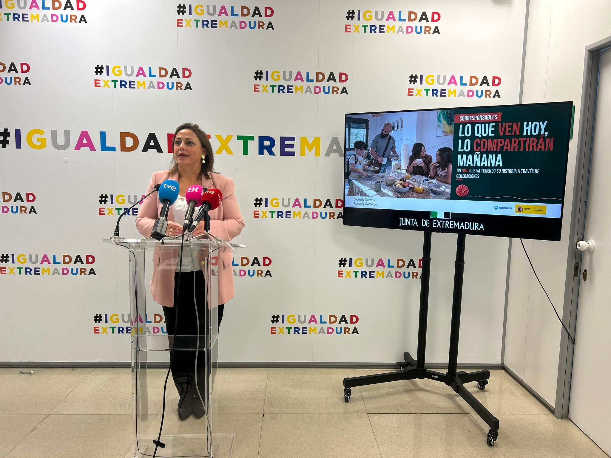 La Junta de Extremadura presenta el Plan Corresponsables e invita reflexionar sobre las decisiones cotidianas dentro de los hogares La Junta de Extremadura presenta el Plan Corresponsables e invita reflexionar sobre las decisiones cotidianas dentro de los hogares