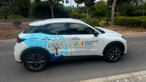Lexus Castellón cede un vehículo a la UJI para acercar el ejercicio físico a pacientes con cáncer de toda la provincia Lexus Castellón cede un vehículo a la UJI para acercar el ejercicio físico a pacientes con cáncer de toda la provincia
