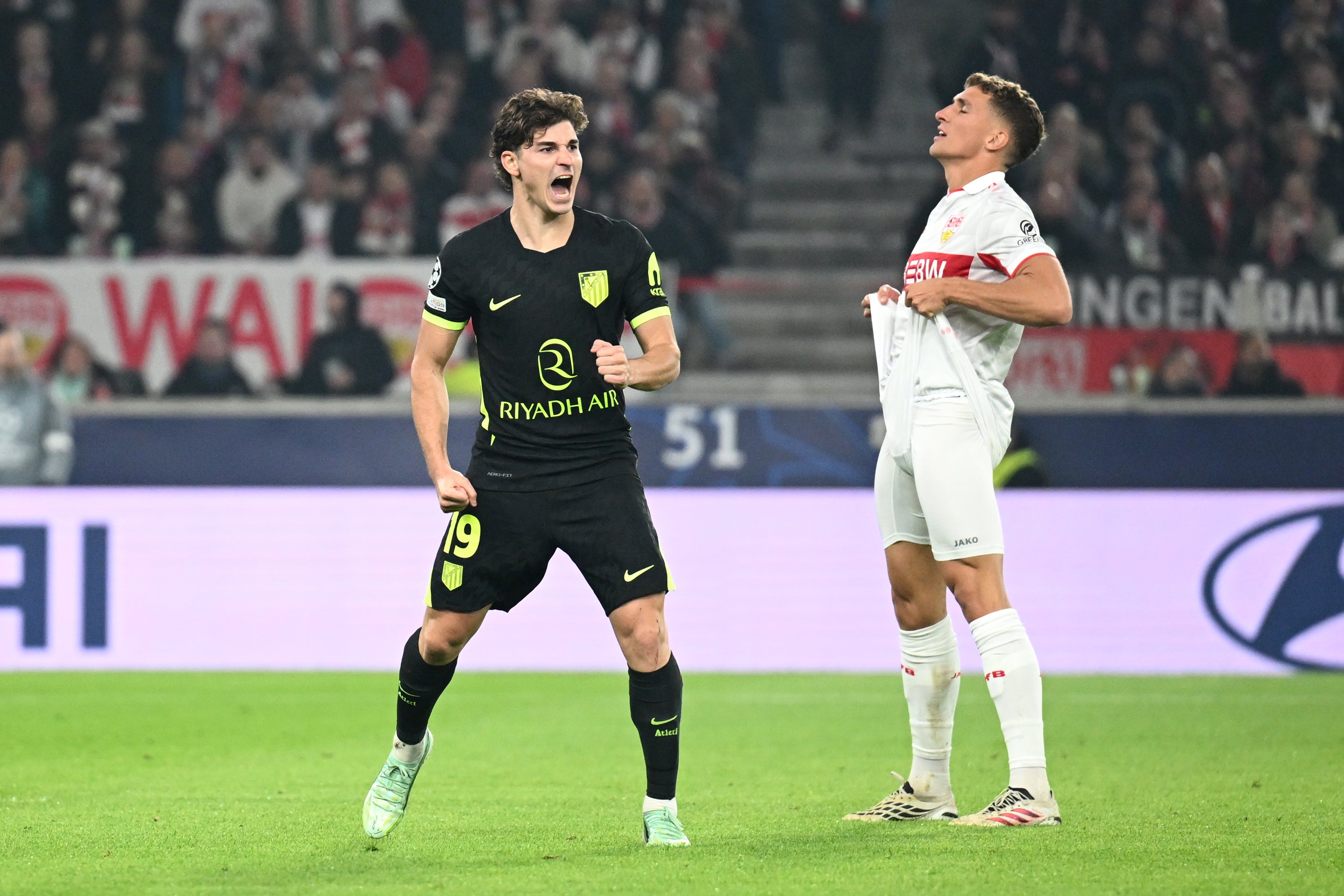El Atleti salva un empate en Stuttgart con gol de Julián y un jugador menos desde el minuto 64 El Atleti salva un empate en Stuttgart con gol de Julián y un jugador menos desde el minuto 64