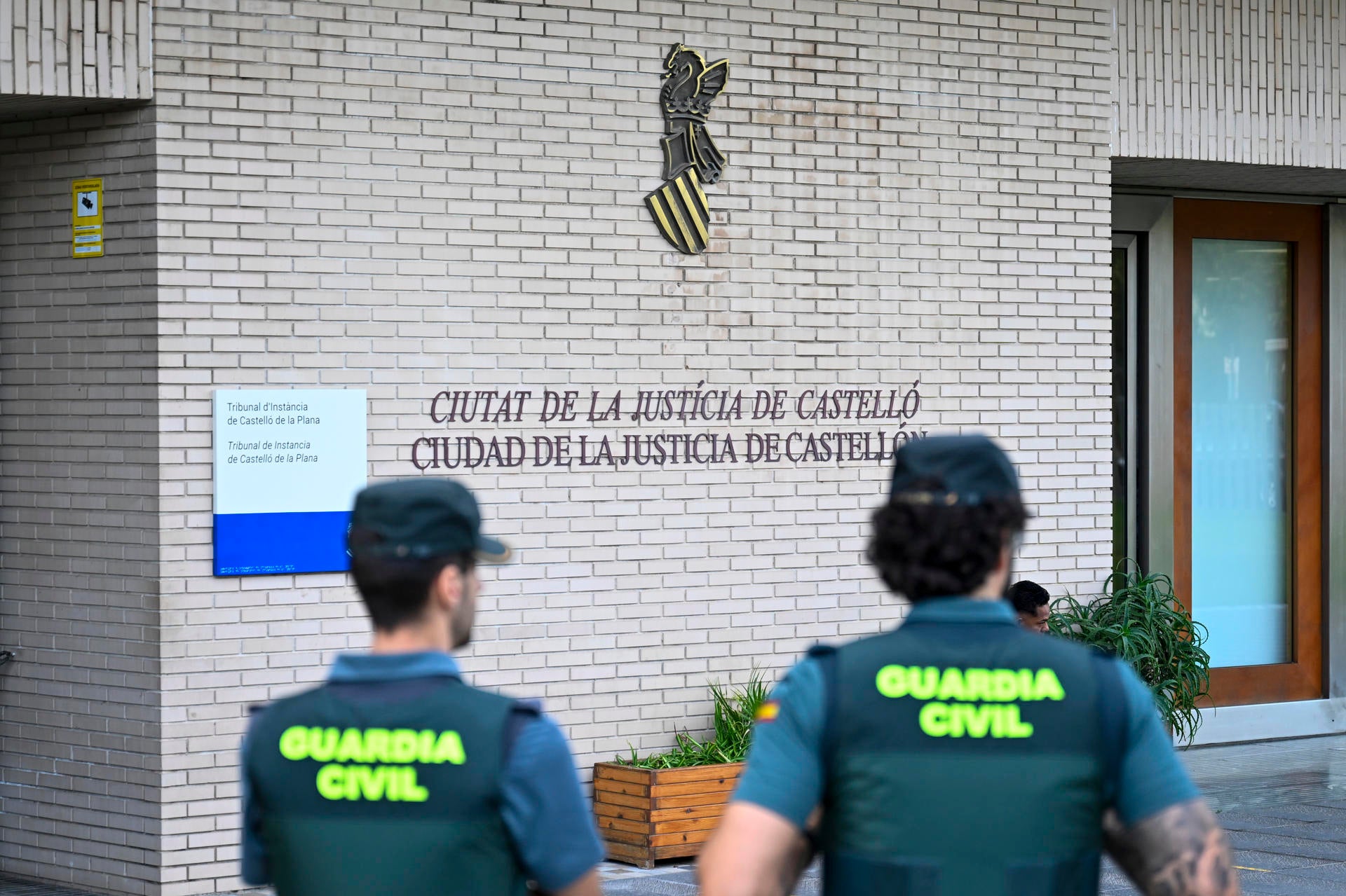 Camps y Oltra relatan los perjuicios por las acusaciones "falsas" del bulo del Bar España Camps y Oltra relatan los perjuicios por las acusaciones "falsas" del bulo del Bar España