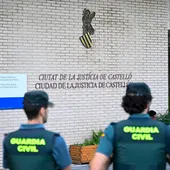 Camps y Oltra relatan los perjuicios por las acusaciones "falsas" del bulo del Bar España Camps y Oltra relatan los perjuicios por las acusaciones "falsas" del bulo del Bar España