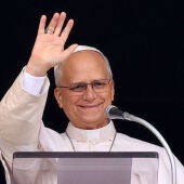 El papa León XIV durante el rezo del ángelus 