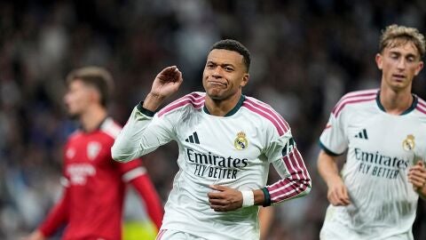 Mbapp&eacute; celebra su gol al Leipzig en el Bernab&eacute;u
