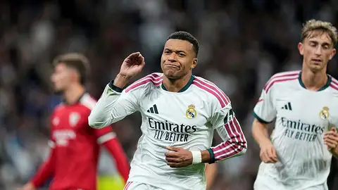 Mbappé celebra su gol al Leipzig en el Bernabéu Mbappé celebra su gol al Leipzig en el Bernabéu
