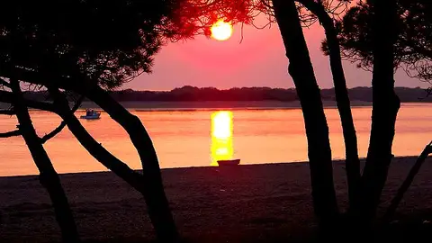 Cartaya tiene rincones únicos donde disfrutar de la naturaleza y de un atardecer. Cartaya tiene rincones únicos donde disfrutar de la naturaleza y de un atardecer.