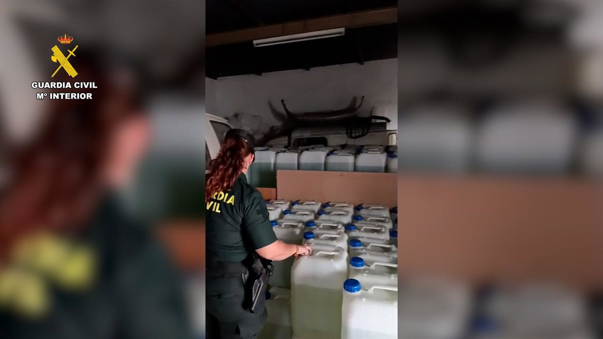 Detenido en Adra con cerca de 8.000 litros de gasolina para petaqueo en la cochera de su vivienda Detenido en Adra con cerca de 8.000 litros de gasolina para petaqueo en la cochera de su vivienda