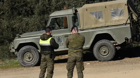 Imagen archivo de militares acordonando el lugar donde se localizaron los dos militares fallecidos en la base de Cerro Muriano en 2024 Imagen archivo de militares acordonando el lugar donde se localizaron los dos militares fallecidos en la base de Cerro Muriano en 2024