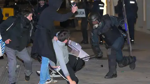 Carga policial en A Coruña Carga policial en A Coruña