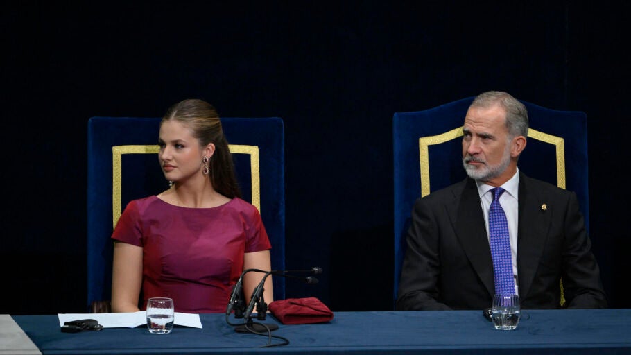 La princesa Leonor y el rey Felipe VI en la entrega de los Premios Princesa de Asturias.