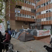 Acampados para frenar un desahucio en Vitoria Acampados para frenar un desahucio en Vitoria
