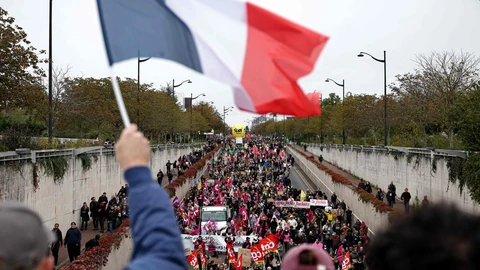 Segunda ola de protestas en Francia: más de 400.000 manifestantes y un centenar de detenidos
