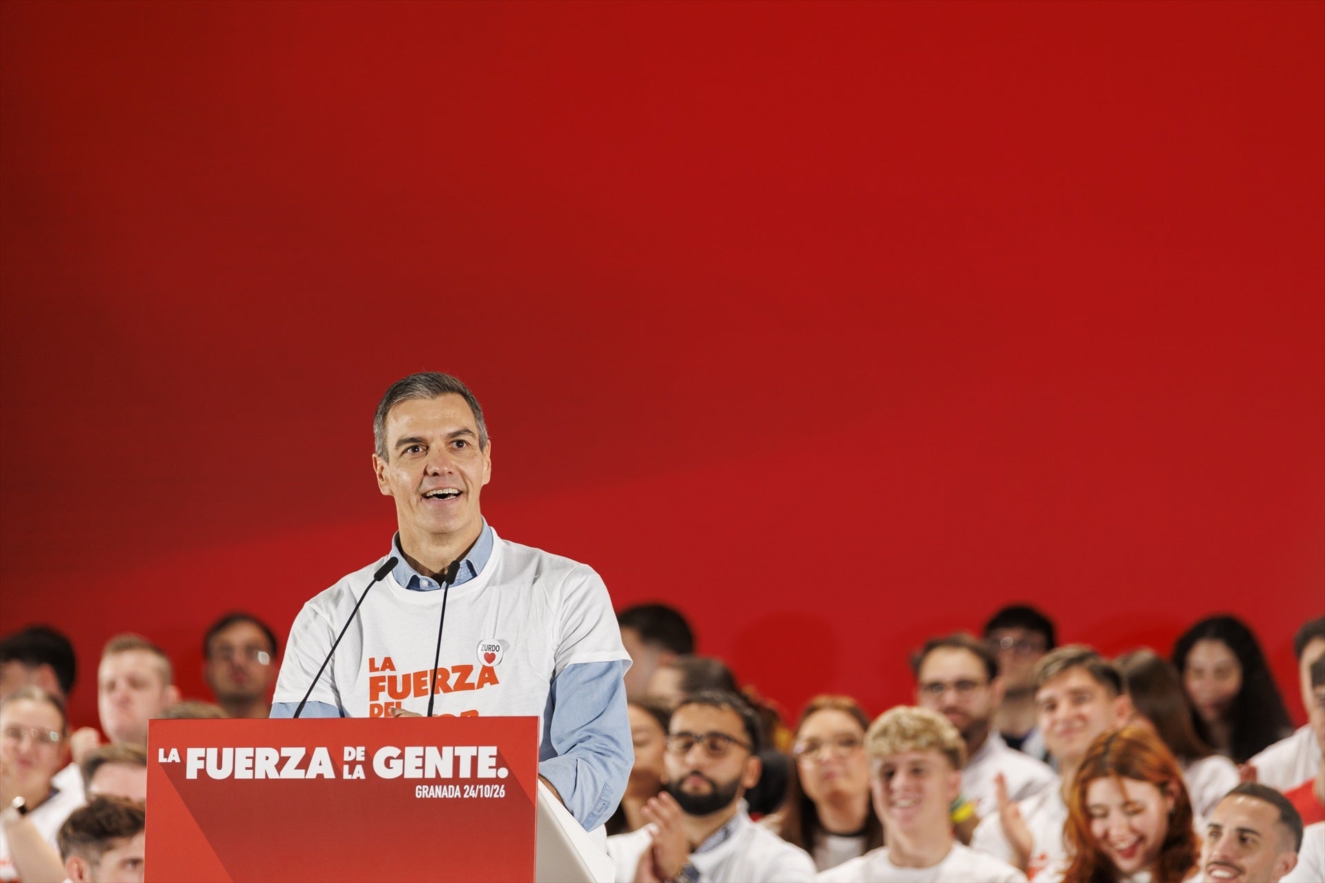 El líder del PSOE, Pedro Sánchez, en un acto en precampaña en Granada El líder del PSOE, Pedro Sánchez, en un acto en precampaña en Granada