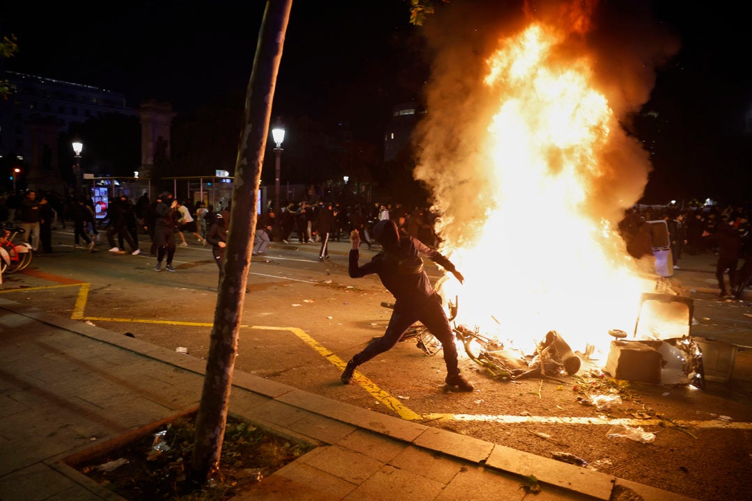 Violentos disturbios en Barcelona Violentos disturbios en Barcelona