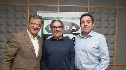 "Caliente Caliente" 26 octubre 2026 Javier Trigo, Jose Alenza y Diego Galilea
