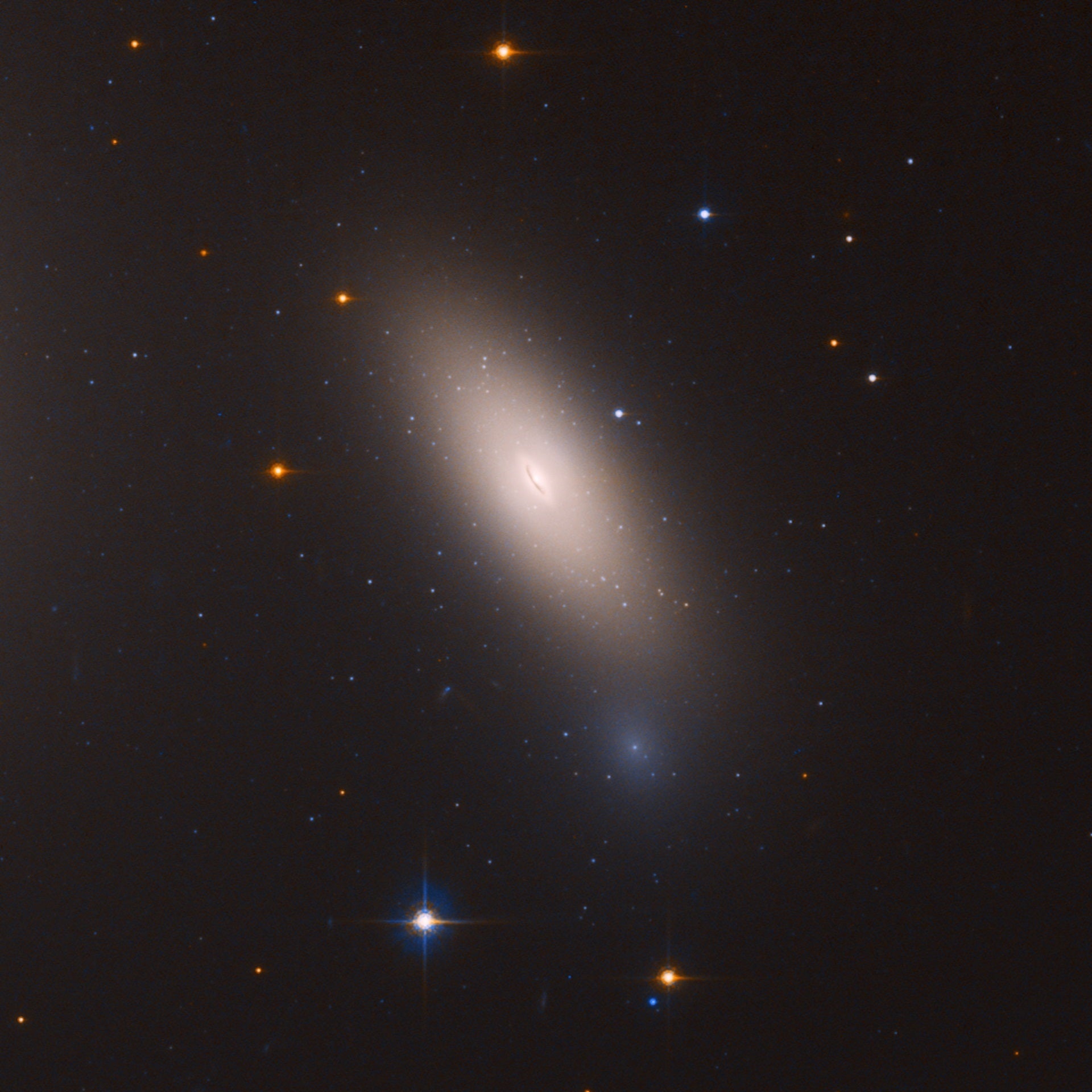 La Brújula de la Ciencia: Galaxias oscuras: cuando las galaxias no tienen estrellas La Brújula de la Ciencia: Galaxias oscuras: cuando las galaxias no tienen estrellas