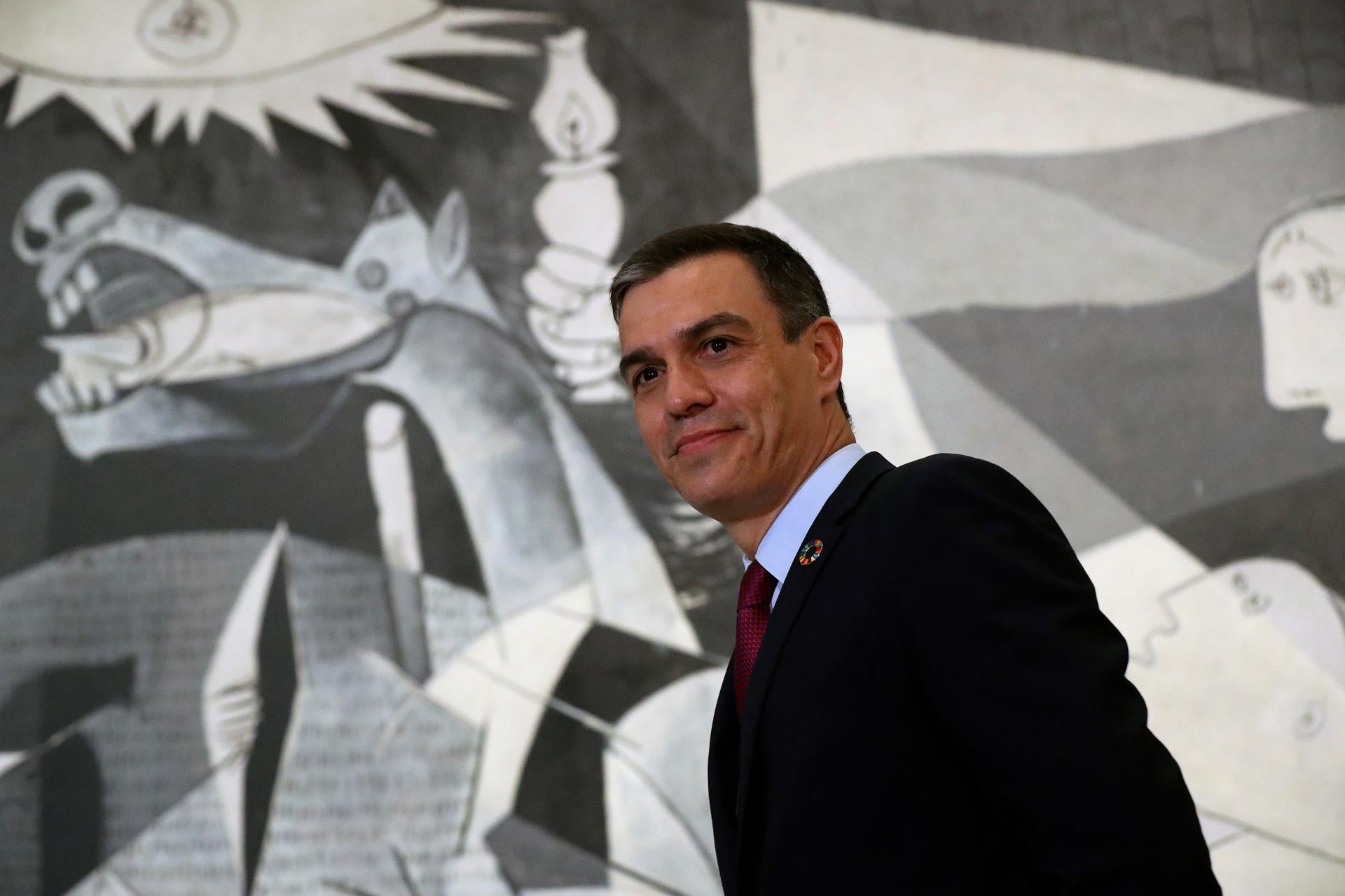 El presidente del Gobierno, Pedro Sánchez, frente al Guernica El presidente del Gobierno, Pedro Sánchez, frente al Guernica