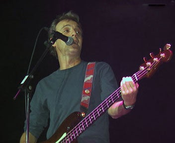 La Gran noche: Arturo y El Monaguillo se baten en un duelo de grupos españoles La Gran noche: Arturo y El Monaguillo se baten en un duelo de grupos españoles