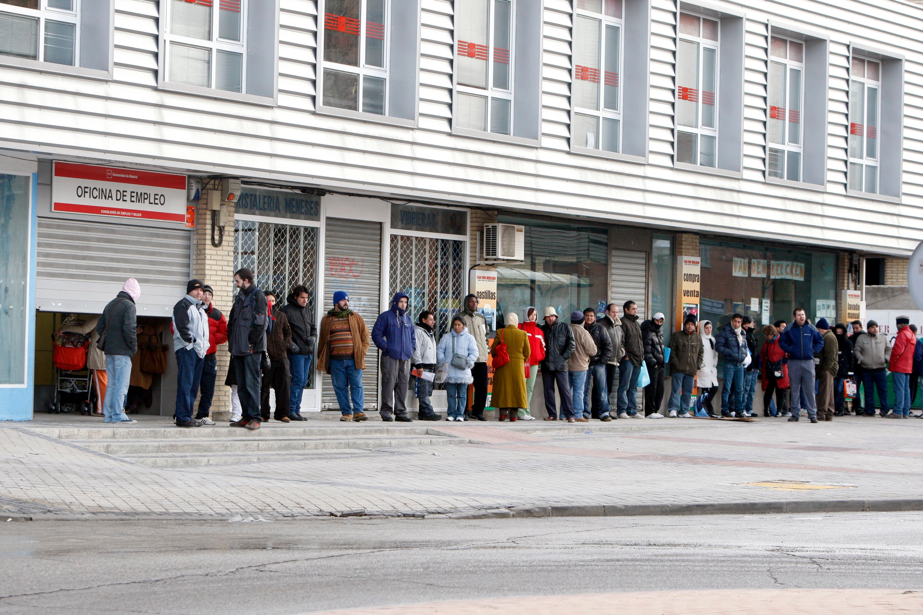 El paro bajó en noviembre en 3.807 personas en la Comunitat Valenciana El paro bajó en noviembre en 3.807 personas en la Comunitat Valenciana