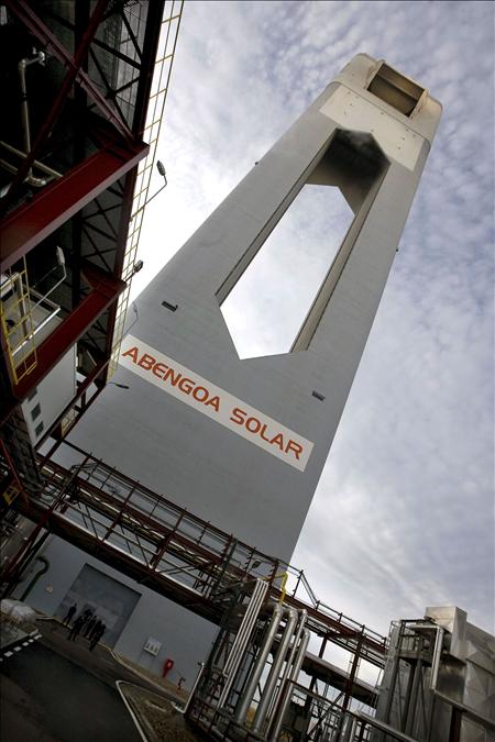 Abengoa cierra un acuerdo definitivo con sus acreedores para su rescate con la inyección de 655 millones nuevos Abengoa cierra un acuerdo definitivo con sus acreedores para su rescate con la inyección de 655 millones nuevos