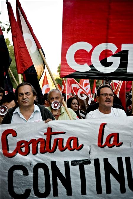 CGT advierte de una posible huelga general de 24 horas si ADIF y Renfe no atienden sus peticiones CGT advierte de una posible huelga general de 24 horas si ADIF y Renfe no atienden sus peticiones