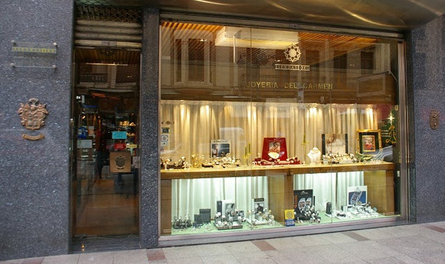 Sociedad Anónima: "He tenido que abrir una joyería a las 12 de la noche a una cantante muy famosa en el mundo" Sociedad Anónima: "He tenido que abrir una joyería a las 12 de la noche a una cantante muy famosa en el mundo"