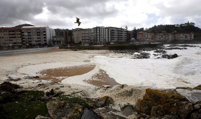 Este lunes, viento fuerte en el litoral gallego y tercio norte peninsular Este lunes, viento fuerte en el litoral gallego y tercio norte peninsular