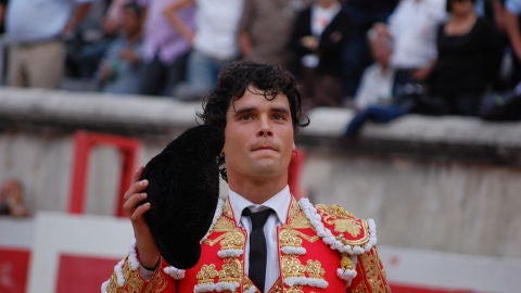 El torero Miguel Abell&aacute;n durante un festejo taurino