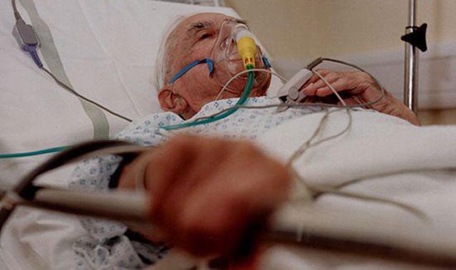 Madrid aprueba una ley por una muerte digna con el menor sufrimiento Madrid aprueba una ley por una muerte digna con el menor sufrimiento