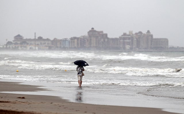 Once comunidades en alerta amarilla por tormentas, fuertes lluvias, viento y granizo Once comunidades en alerta amarilla por tormentas, fuertes lluvias, viento y granizo