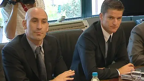 Luis Rubiales, presidente de la Asociación de Futbolistas Españoles (AFE) y Luis Gil, gerente de la AFE Luis Rubiales, presidente de la Asociación de Futbolistas Españoles (AFE) y Luis Gil, gerente de la AFE