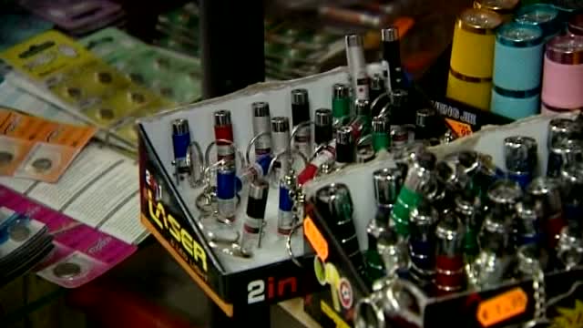 Los especialistas advierten de los peligros de regalar punteros láser sin homologar Los especialistas advierten de los peligros de regalar punteros láser sin homologar