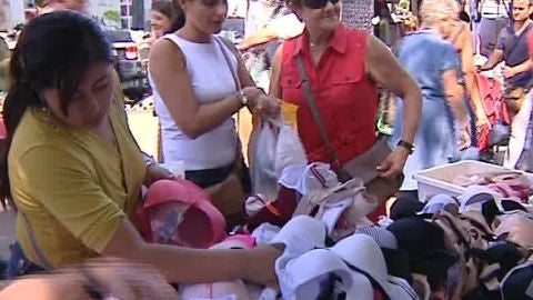 Absuelto un vendedor ambulante que vend&iacute;a ropa falsificada
