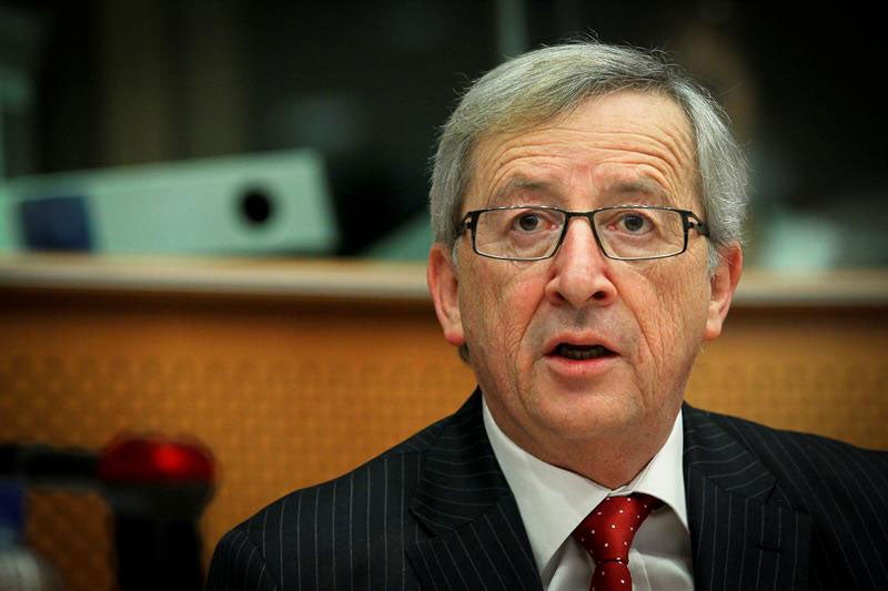Juncker habla con Merkel sobre la situación en Cataluña Juncker habla con Merkel sobre la situación en Cataluña