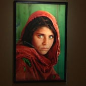 Foto de Steve McCurry, niña afgana 