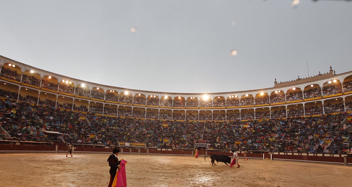 Rubén Amón indulta a los ultras del tendido 7: "Identifica al aficionado cabreado y fundamentalista" Rubén Amón indulta a los ultras del tendido 7: "Identifica al aficionado cabreado y fundamentalista"