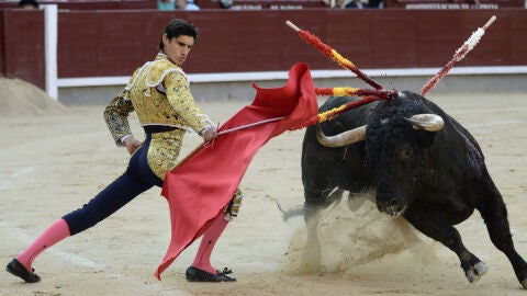 V&iacute;ctor Barrio