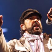 Miles de canarios bailan a son de Juan Luis Guerra