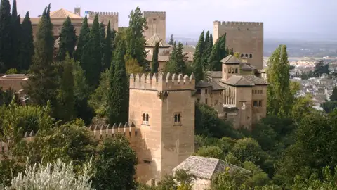 La Alhambra vista desde el Generalife La Alhambra vista desde el Generalife