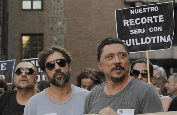 Más de 200 personalidades piden a PSOE y Podemos "generosidad" para cerrar un gobierno de progreso en un manifiesto Más de 200 personalidades piden a PSOE y Podemos "generosidad" para cerrar un gobierno de progreso en un manifiesto