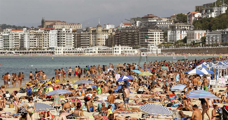 España cierra la semana con temperaturas muy altas en el sur y en Canarias España cierra la semana con temperaturas muy altas en el sur y en Canarias