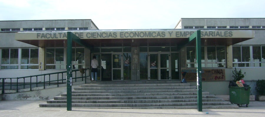 Facultad de Ciencias Económicas de la Universidad Autónoma de Madrid Facultad de Ciencias Económicas de la Universidad Autónoma de Madrid