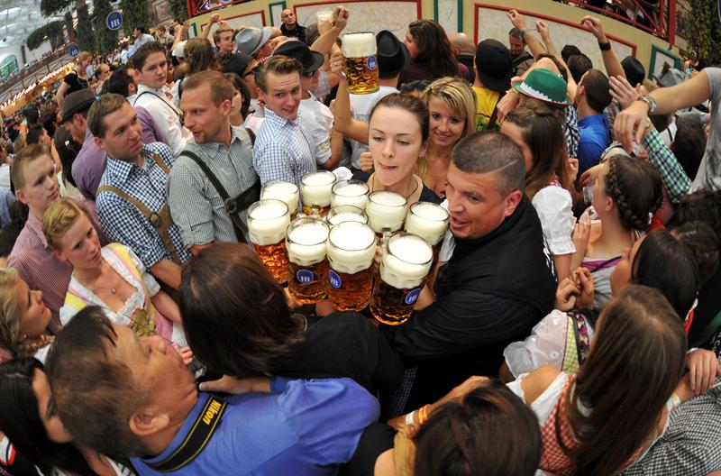 Polémica por parte del Oktoberfest al recomendar a los homosexuales ser "discretos" en la Fiesta de la cerveza de Múnich Polémica por parte del Oktoberfest al recomendar a los homosexuales ser "discretos" en la Fiesta de la cerveza de Múnich