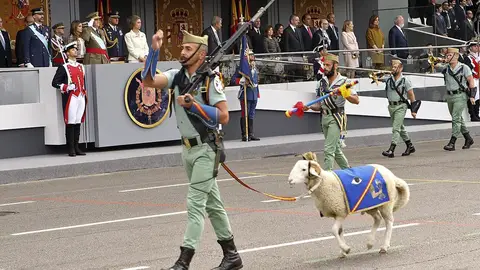 La Legión con la cabra durante el desfile La Legión con la cabra durante el desfile