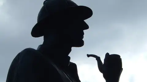 Estatua de Sherlock Holmes en Baker Street Estatua de Sherlock Holmes en Baker Street