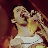 Freddie Mercury sobre el escenario