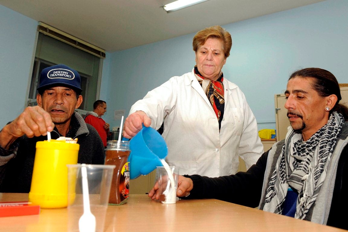 Cáritas atendió a menos familias en 2015, pero tuvo que aumentar un 22 % las ayudas Cáritas atendió a menos familias en 2015, pero tuvo que aumentar un 22 % las ayudas