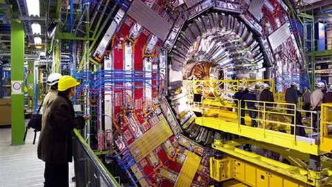 Imagen de archivo del acelerador de partículas LHC. Imagen de archivo del acelerador de partículas LHC.