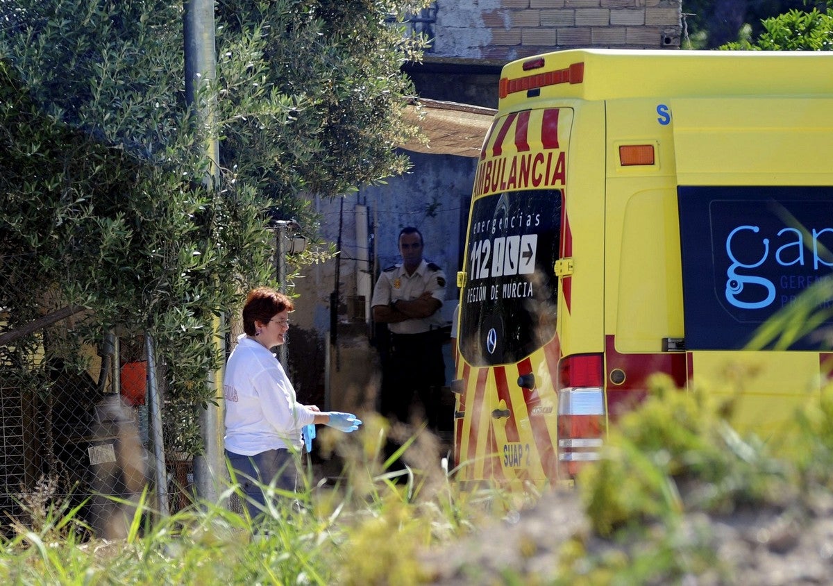 Un hombre mata a una compañera de trabajo en Murcia y luego se suicida Un hombre mata a una compañera de trabajo en Murcia y luego se suicida