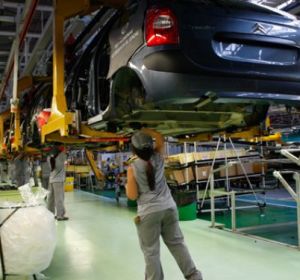 Las ventas de PSA Peugeot Citroën se desploman en 2012 Las ventas de PSA Peugeot Citroën se desploman en 2012