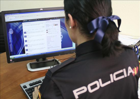 Detenida en Benalmádena una madre por producir vídeos sexuales con sus hijas y venderlos por Internet Detenida en Benalmádena una madre por producir vídeos sexuales con sus hijas y venderlos por Internet